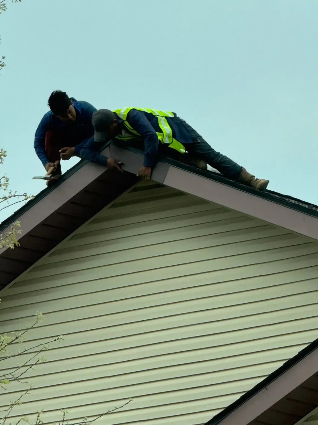 Manufacturer-certified roof installation in Crawfordsville